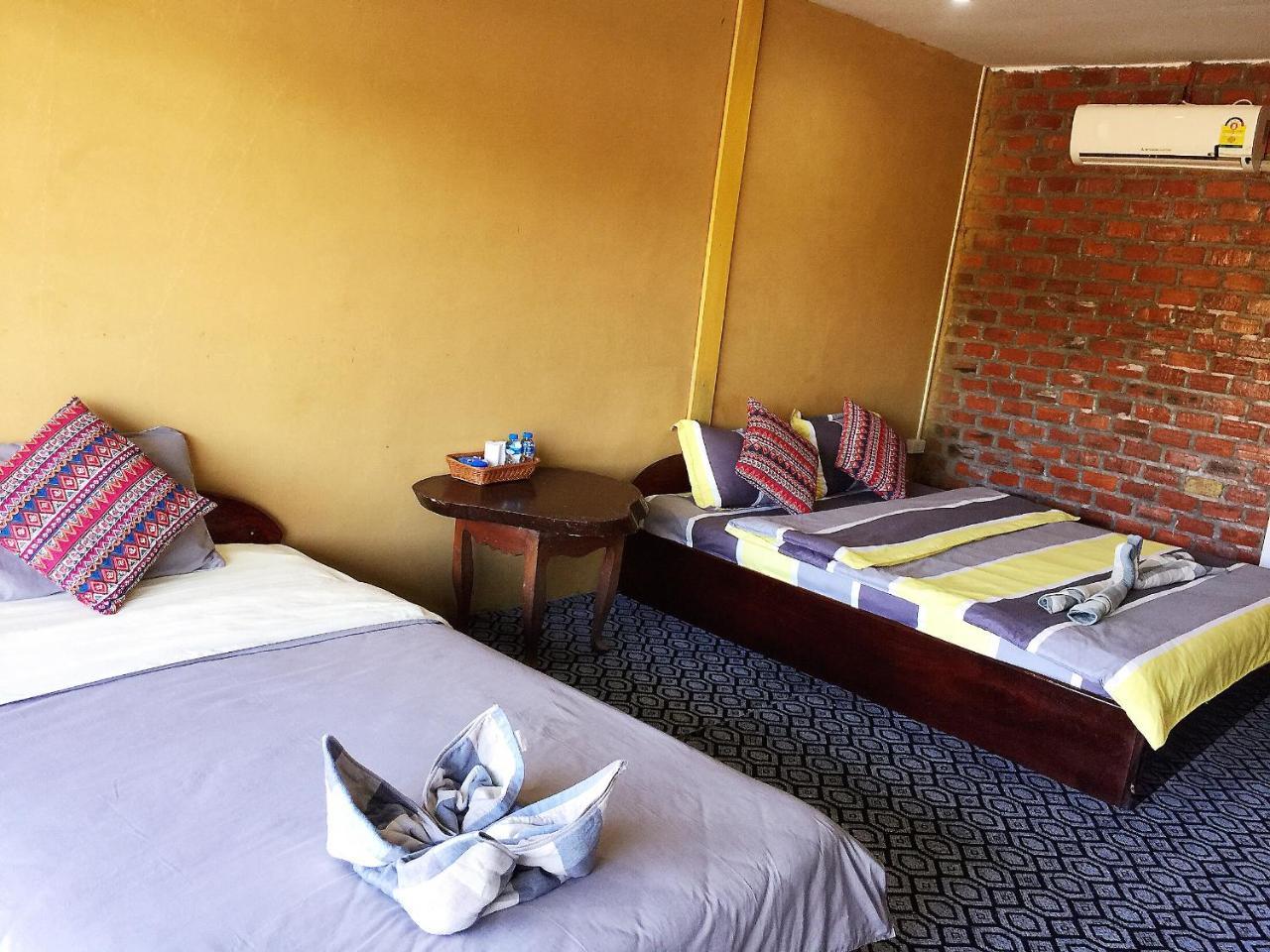 Mao Phasok Riverside Guesthouse Luangprabang Kültér fotó